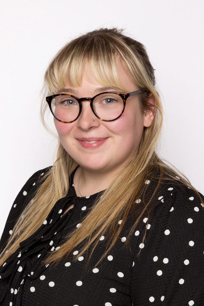 Mrs Sophie Leech